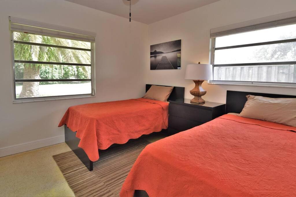 Rowena House 2Bd Den 2Bth Heated Pool Near Siesta Key Villa Sarasota Exterior photo