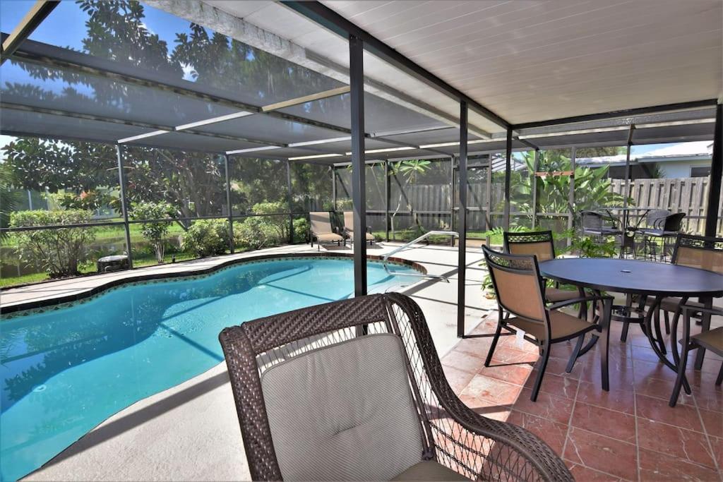 Rowena House 2Bd Den 2Bth Heated Pool Near Siesta Key Villa Sarasota Exterior photo